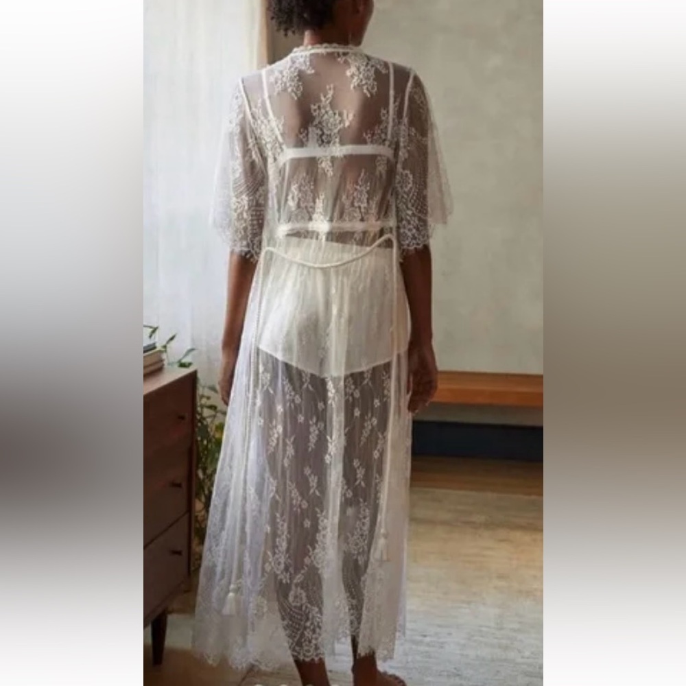 By Anthropologie White Lace Long Robe S/M - Picture 2 of 12